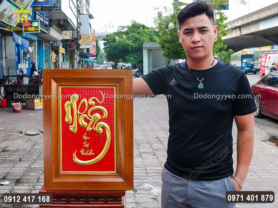 Khung tranh bằng gỗ tự nhi&ecirc;n chắc chắn